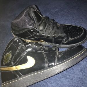 Jordan 1s OJ black and gold